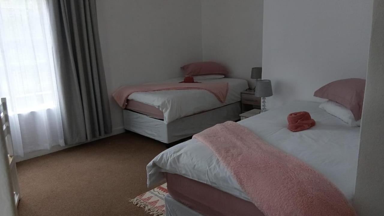 The Haven: Make Our Home Your Home Estcourt Luaran gambar